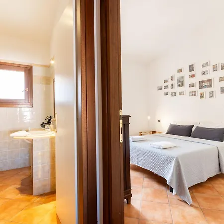 Ella's Flat Appartamento Olbia
